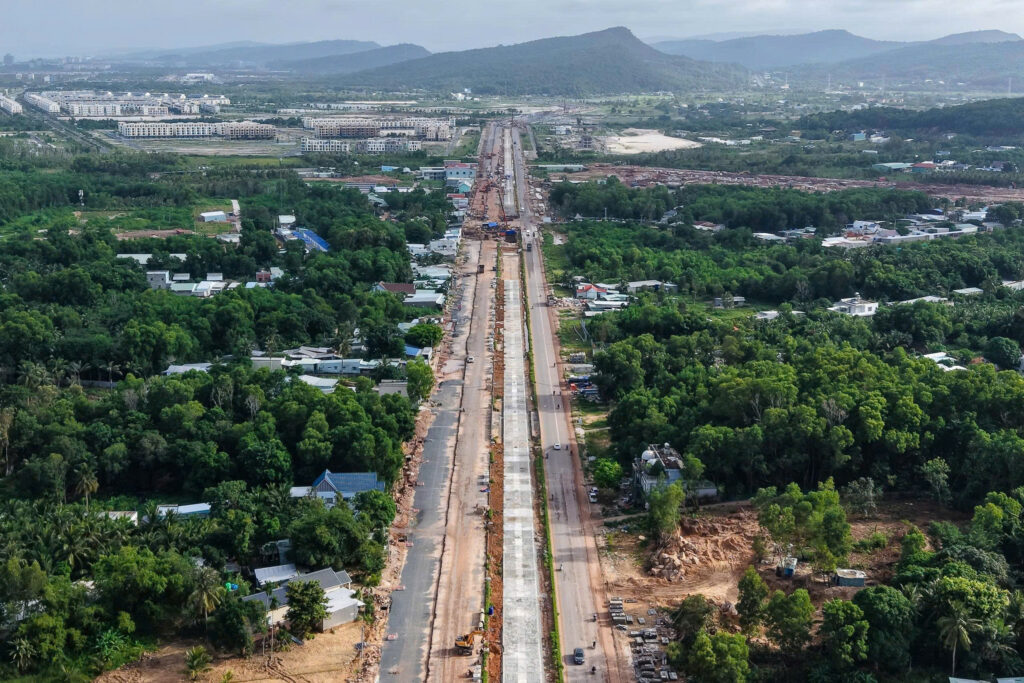 Hành trình làm tuyến LRT đầu tiên của Việt Nam: 8 tháng từ khởi công đến lắp ray hiệu chuẩn, được đánh giá là “phi thường”