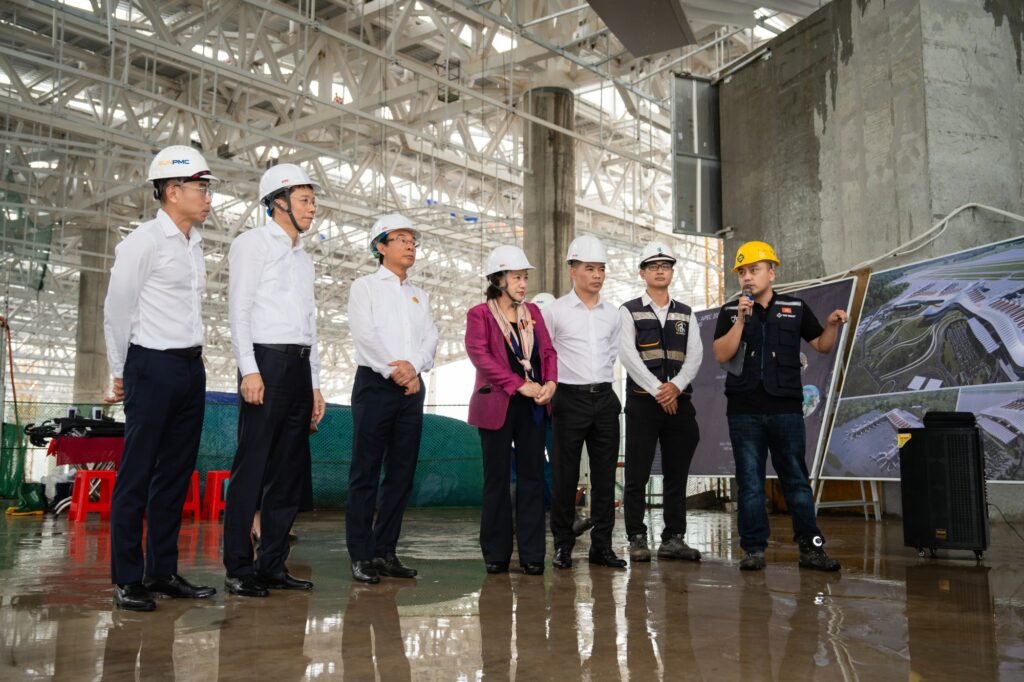 Nguyên lãnh đạo Đảng và Nhà nước đến thăm các dự án APEC đang thi công ‘thần tốc’ tại Phú Quốc